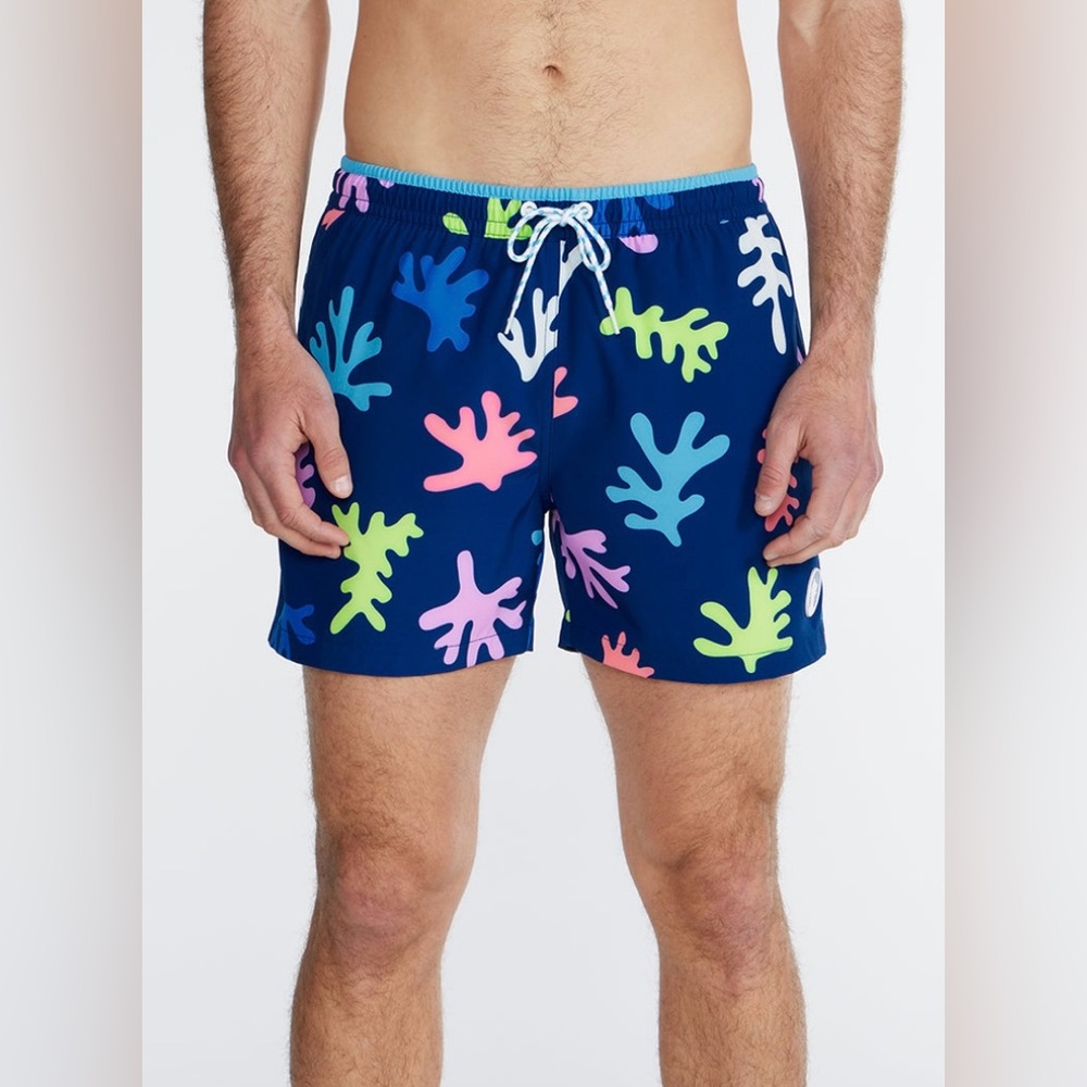 Chubbies Swim Trunks Men’s Large Blue‎ Cape Coral Bathing Suit Shorts 5.5" Fun